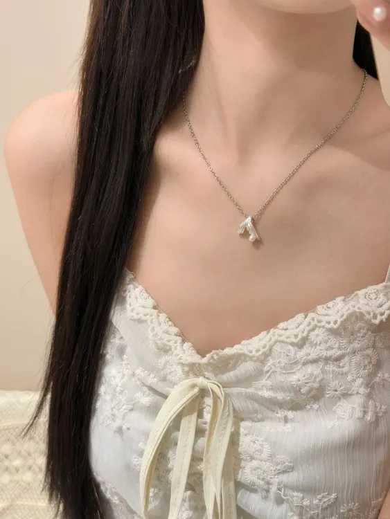 铜合金仿珍珠吊坠 人鱼之泪鲸鱼尾项链小众吊坠大翅鲸项链