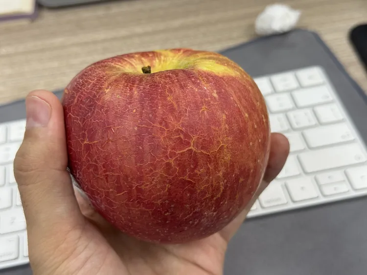 河南三门峡红富士脆甜多汁新鲜现摘水果