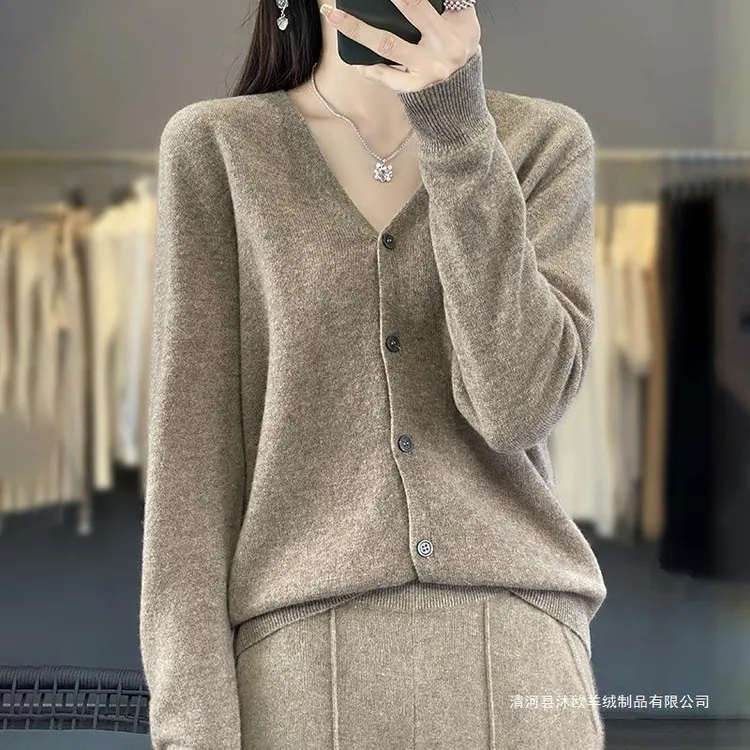 一线成衣无缝羊毛开衫女秋冬新款100% 纯羊毛V领外套宽松针织衫