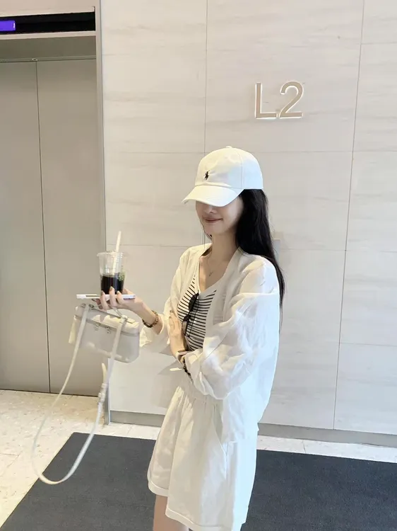 2025秋季新款韩系气质薄款简约小衫条纹百搭背心休闲短裤三件套装