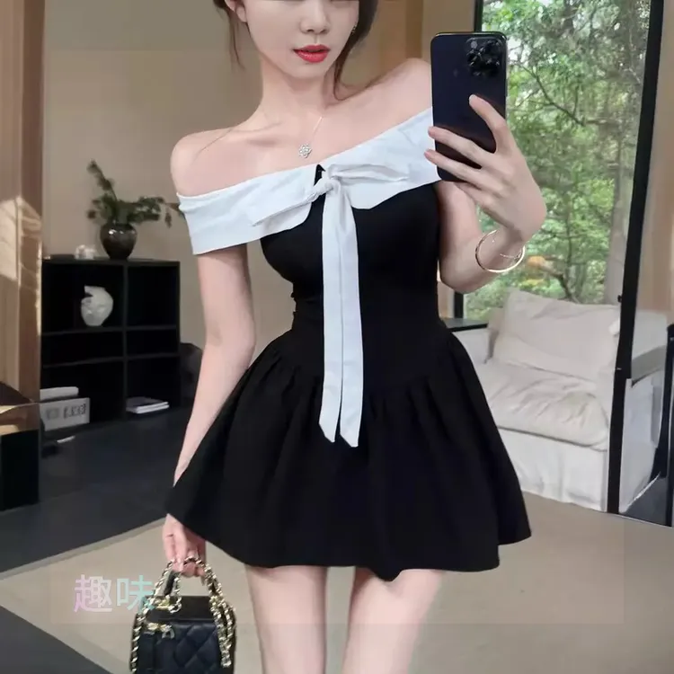 一字领甜辣风纯欲气质黑白拼色修腰大摆显瘦时尚设计蓬蓬连衣裙女