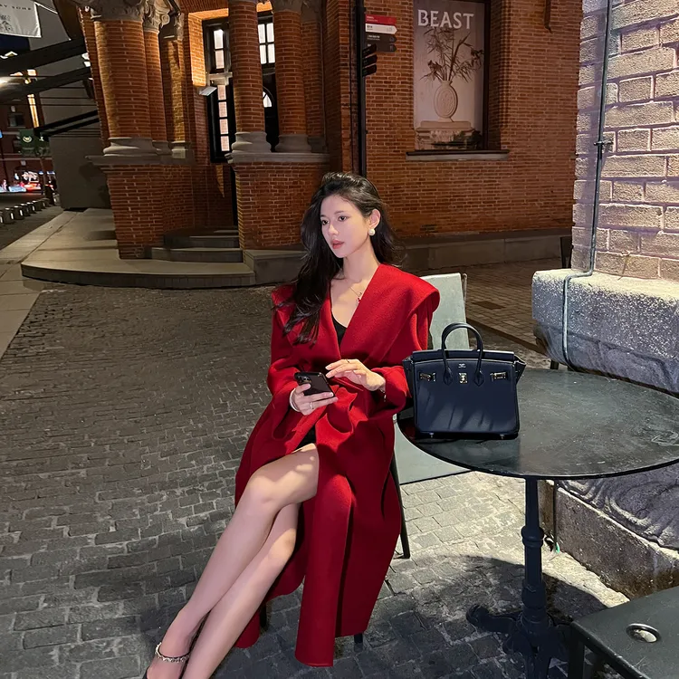 大牌红色双面羊绒大衣女2025冬季新款高级感宽松气质结婚毛呢外套