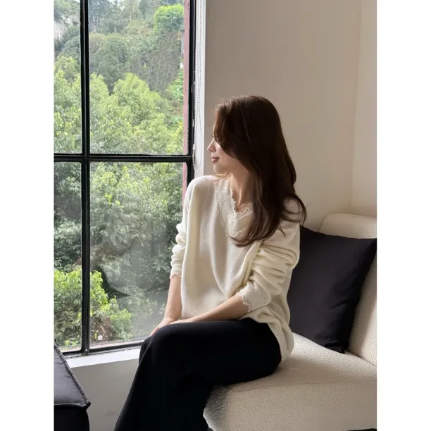 【仙气蕾丝】MEGANLE 温柔气质蕾丝V领长袖针织上衣2025266