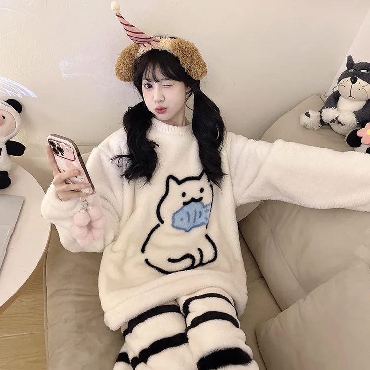 动漫款秋冬睡衣套装卡通吃鱼猫咪珊瑚绒女款冬季加绒加厚家居服