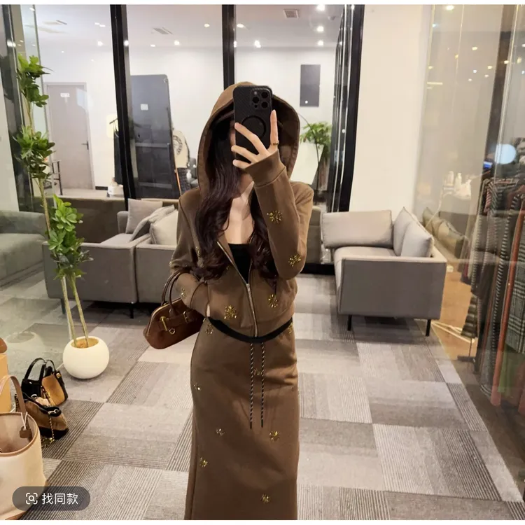 溪溪靓衫2025冬款显瘦宽松慵懒感上衣裙子时尚减龄休闲套装裙