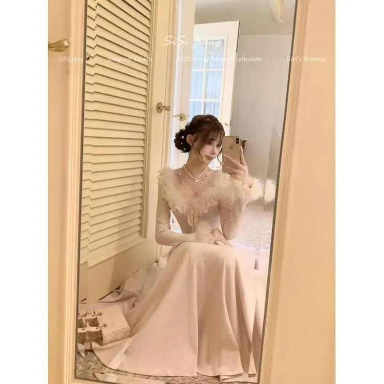 “雪绒莓莓”千金气质蕾丝花边显瘦连衣裙