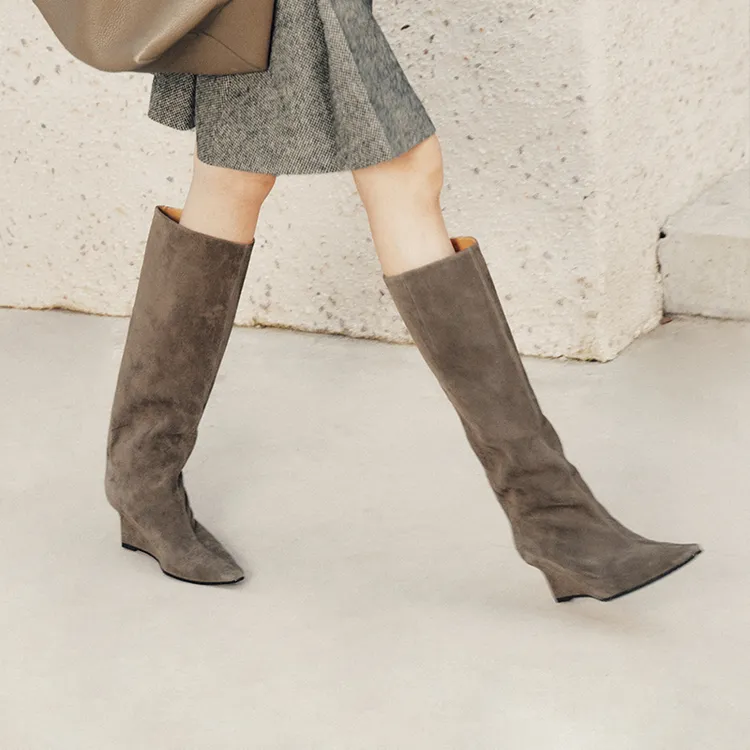 【IORE】新品25秋冬锋锐与理性小牛皮尖平头坡跟长靴及膝靴女