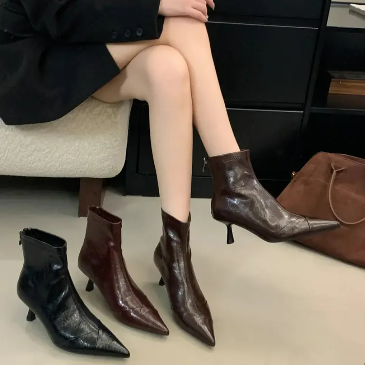 软皮细跟尖头短靴女新款2025秋冬女靴法式后拉链高跟瘦瘦靴短筒靴