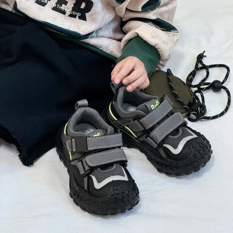 儿童鞋灰色秋季2025新款男童板鞋中大童休闲网面透气女童运动鞋子