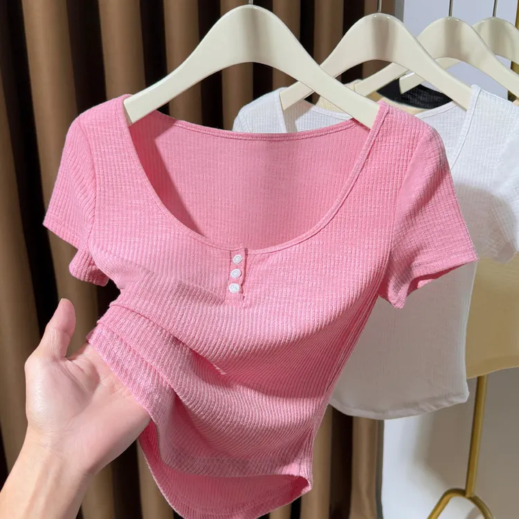 粉色大圆领针织薄款t恤女短款纽扣内搭打底衫U型下摆冰丝短袖上衣