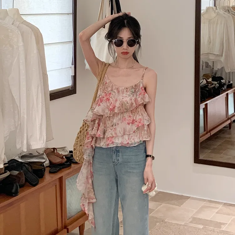 【碎花吊带蕾丝衫】女2025夏季新款不规则设计感百搭修身小个子上衣