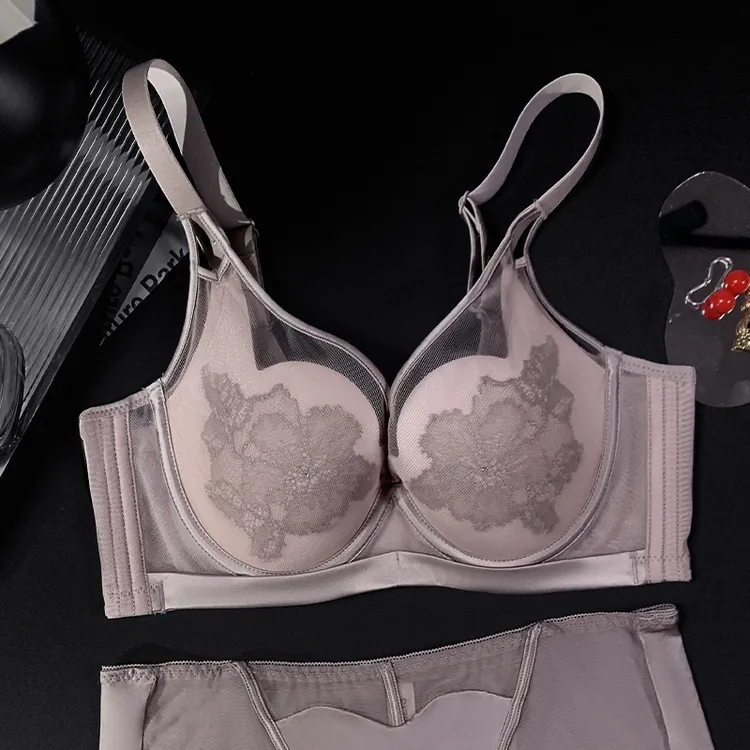 性感薄款蕾丝聚拢花瓣杯无钢圈大胸显廋小内衣女调整型收副乳文胸