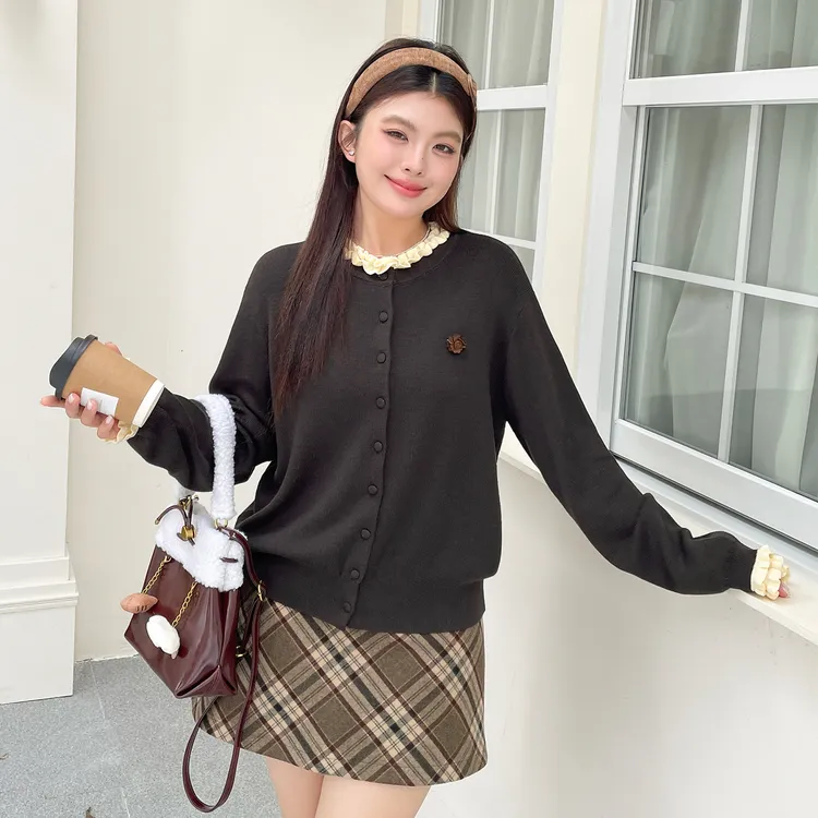 秋冬独特漂亮减龄针织衫上衣女大码胖mm设计感木耳边拼接显瘦毛衣