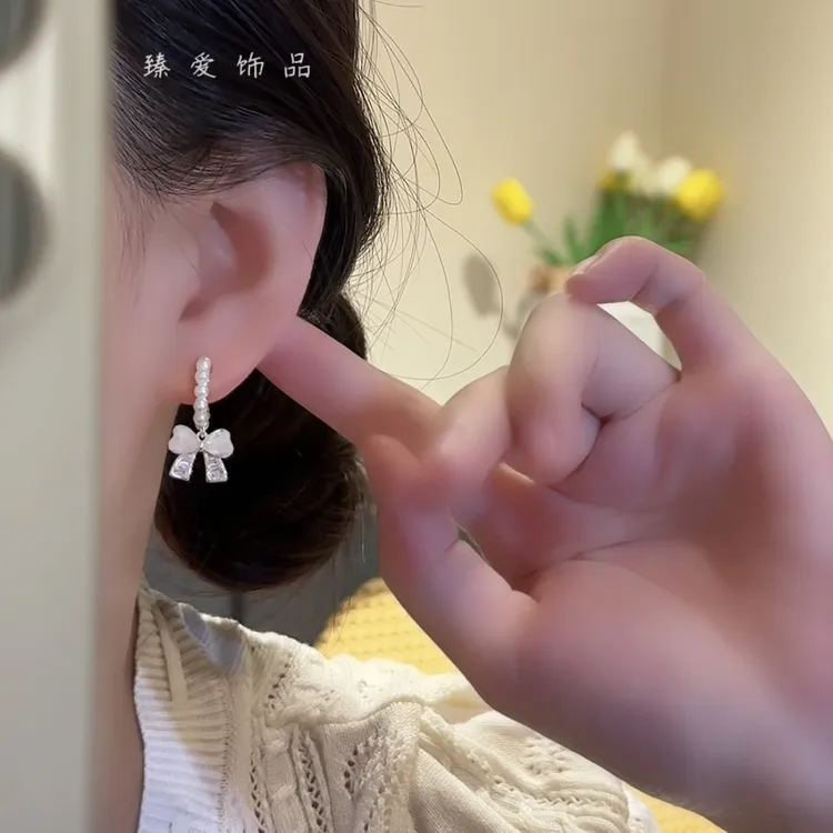 铜合金合成锆石耳饰 灵动蝴蝶结耳环甜美法式可爱时尚耳饰