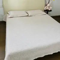 棉麻碎花绗缝夹棉床盖
