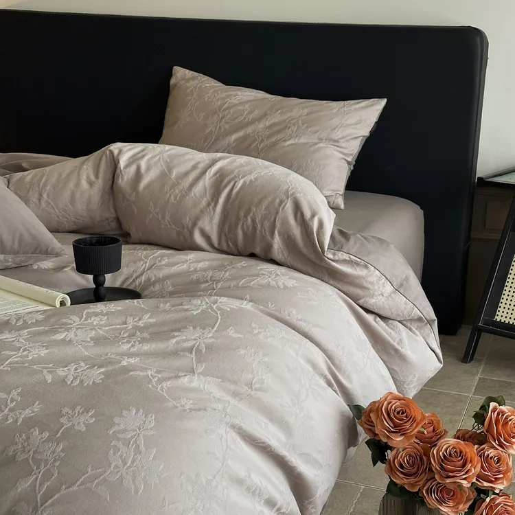 轻奢裸睡床上四件套2025新款全棉被套高级感床单人床笠款纯棉床品