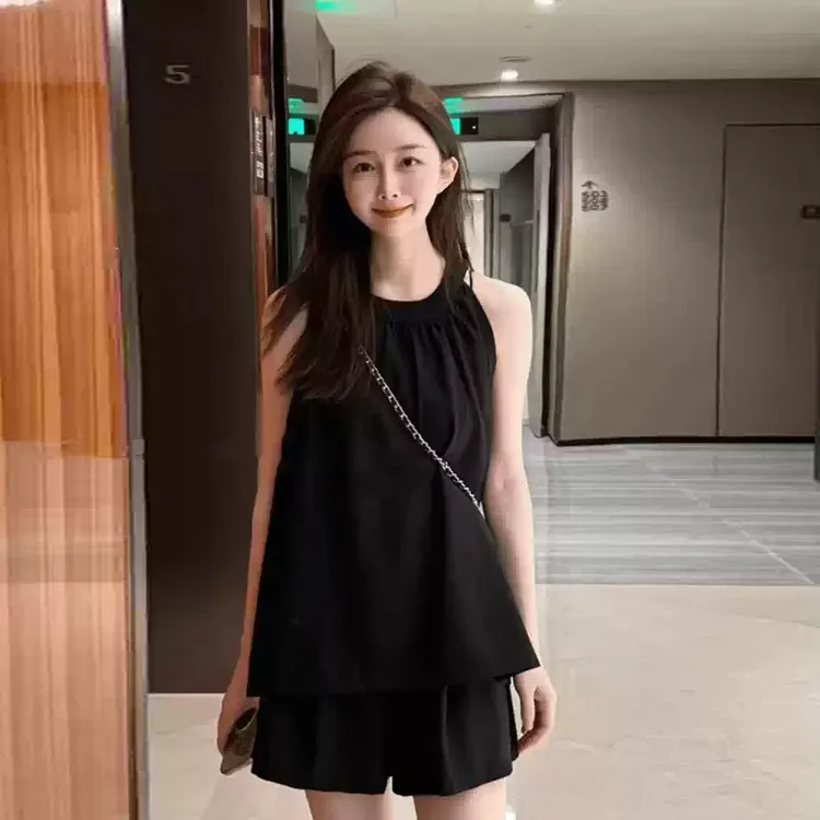 小个子休闲套装女夏季新款韩系无袖挂脖背心衬衫松紧腰短裤两件套