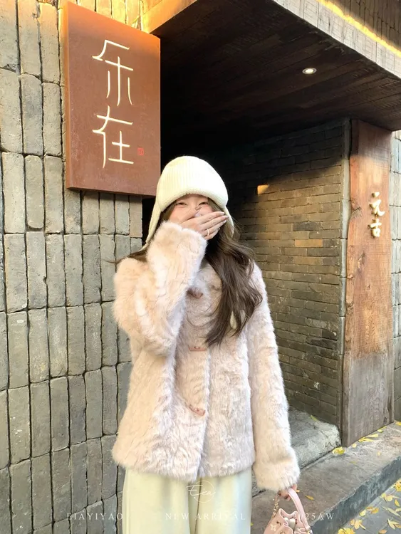 【元气桃桃】冬季毛茸茸保暖仿花狐毛皮毛一体外套气质韩系环保皮草