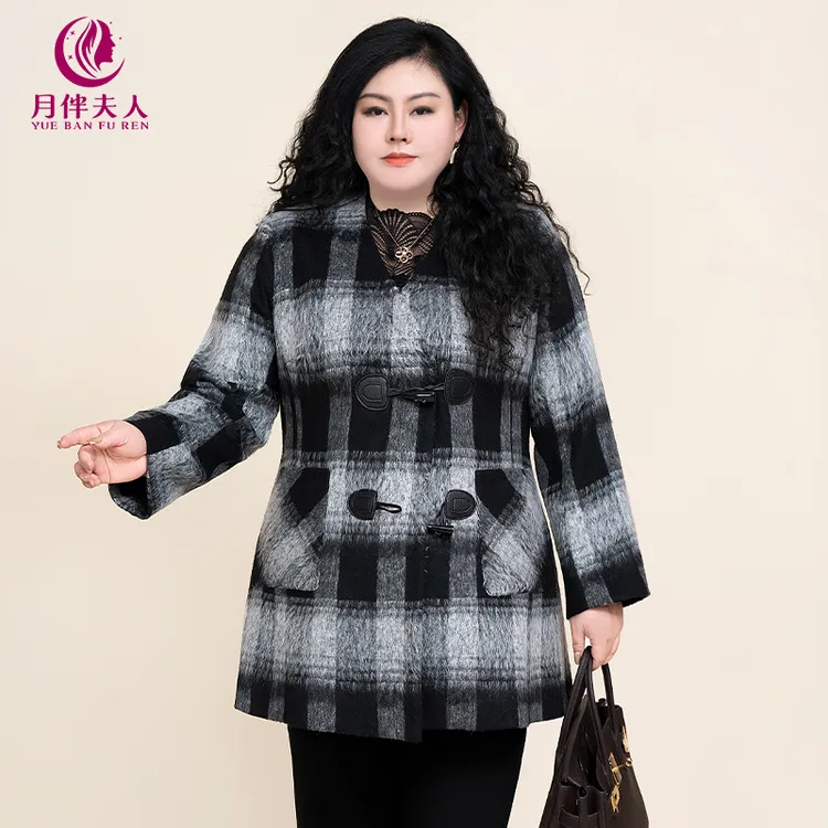 月伴夫人 2025冬季新款大码气质显瘦显年轻黑灰格子保暖外套3675