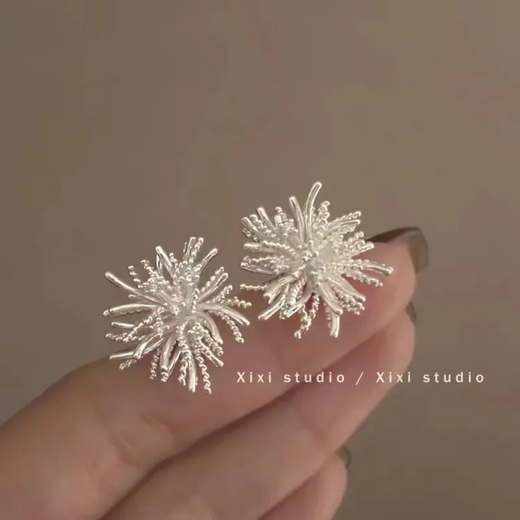 轻奢高级感烟火银针耳环2026新款爆款小众设计感耳饰气质百搭耳钉