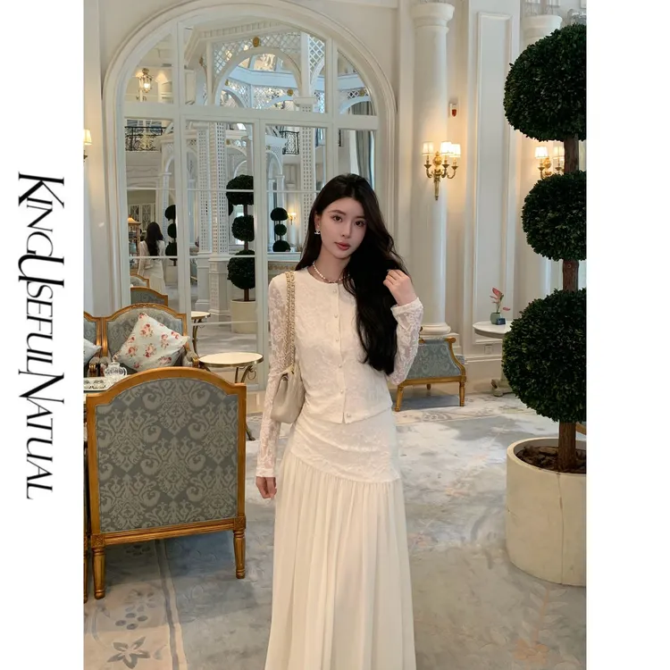 KUN【缠绕月光】氛围感美女 定制蕾丝提花珍珠扣优雅穿搭米色套装