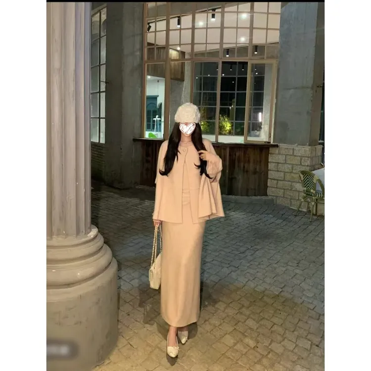 毛绒廓形斗篷上衣裙子套装女粉色秋冬新款外套+连衣裙两件套00865