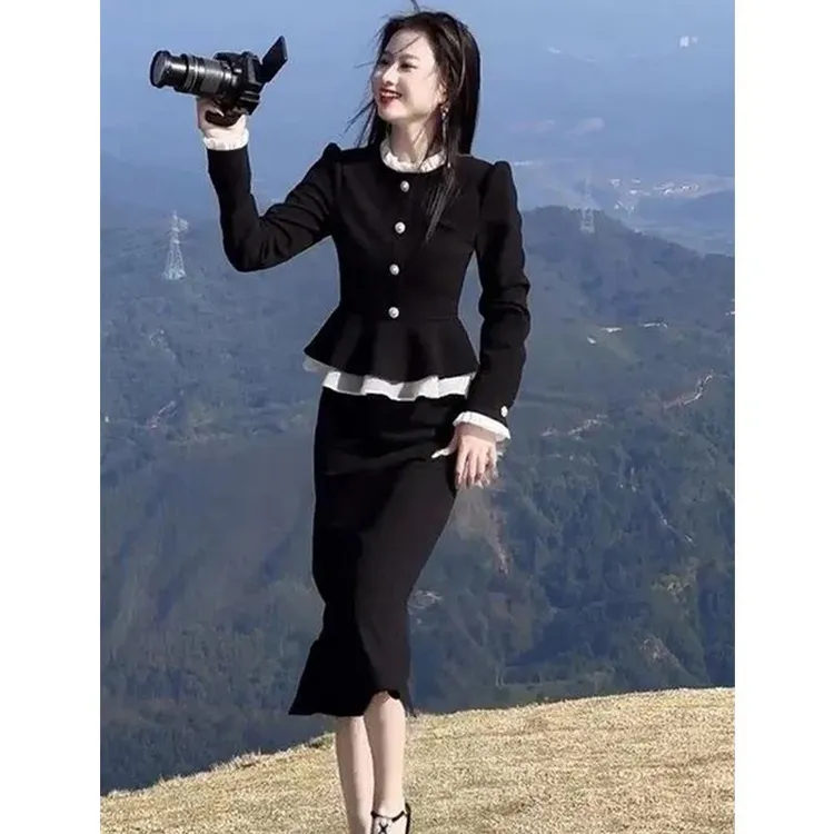 秋冬穿搭网红爆款时尚套装女2025春秋新款法式名媛拼色收腰外套+