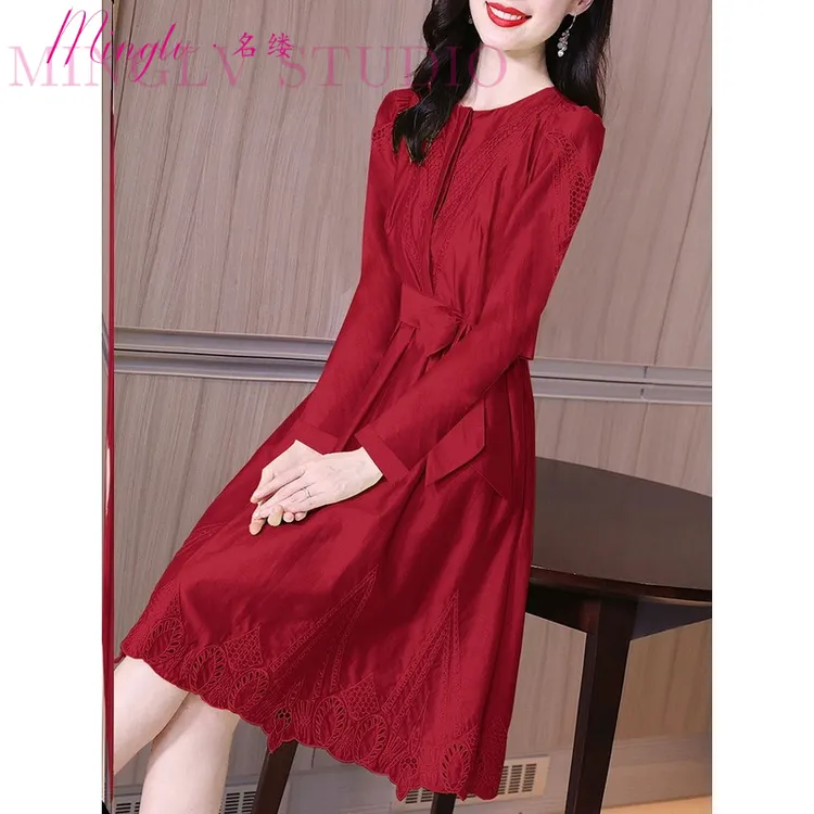 秋装高端红色长袖收腰a字裙成熟御姐减龄中长版优雅高级感洋装
