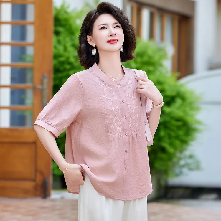 妈妈夏季洋气小衫上衣洋气减龄中老年女夏装宽松大码绣花T恤衫