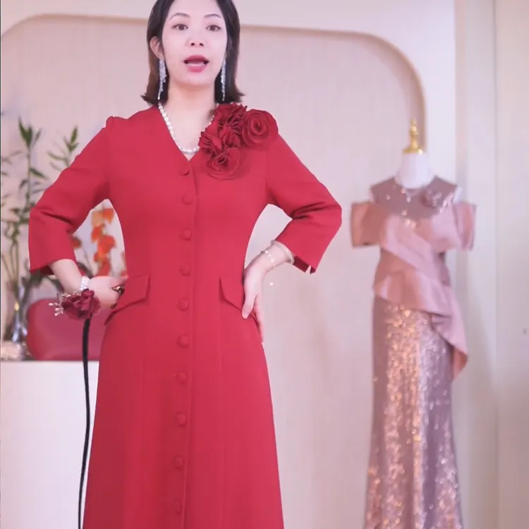 法式秋冬秋季长款连衣裙修身酒红色女装显瘦时尚气质优雅设计师