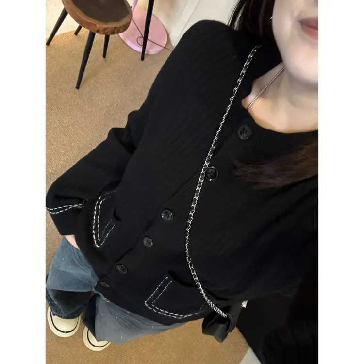 晶咕佳佳【明线告白】口袋明线设计感纽扣开衫显瘦气质长袖时尚正肩