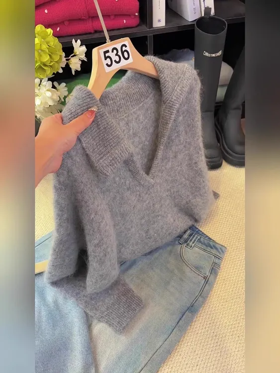 慵懒风灰色V领宽松套头毛衣女软糯显瘦高级感韩系长袖时尚针织衫