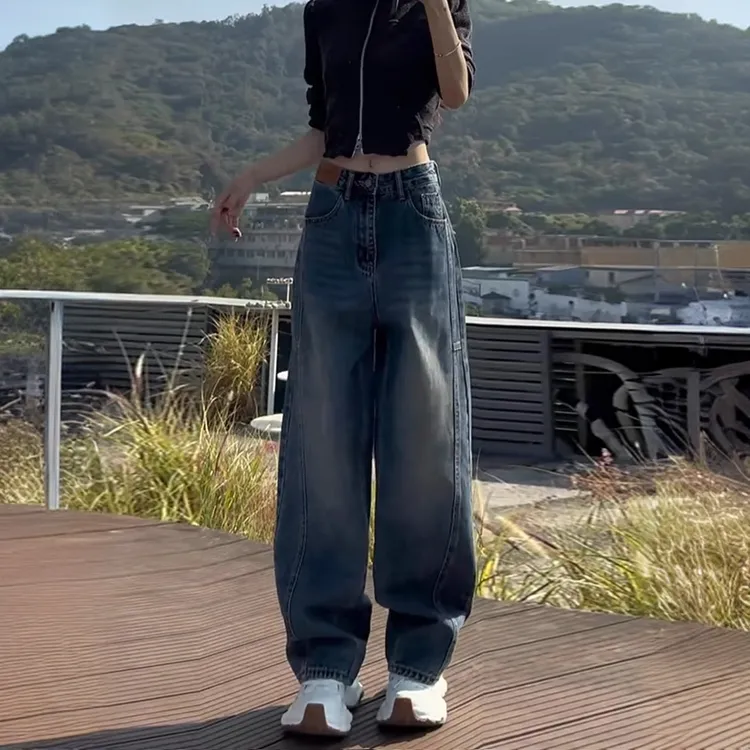 大码欧货弯刀香蕉牛仔裤女春季新款胖mm高腰宽松显瘦直筒裤阔腿裤