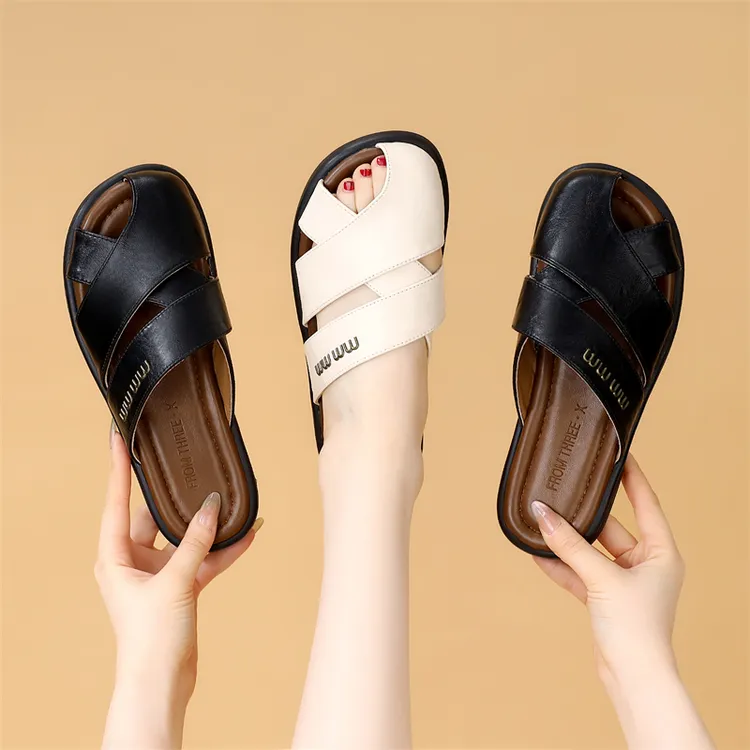 平底拖鞋女夏外穿2025新款时尚包头半拖软底镂空海边一脚蹬凉拖鞋