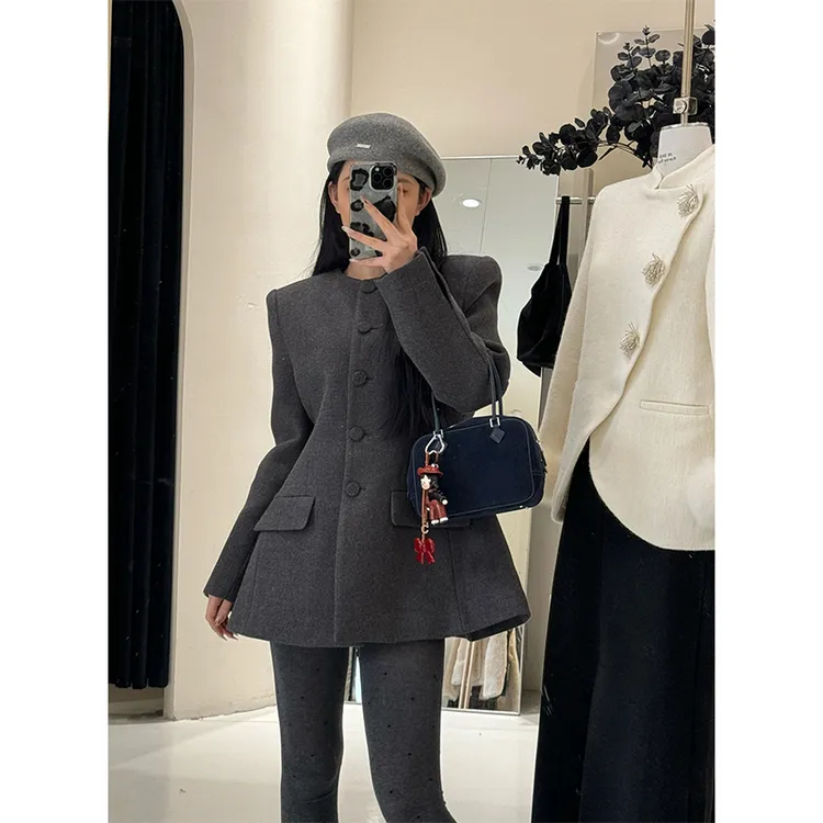 小香风气质穿搭灰色西装外套女2025秋冬高级感时尚收腰显瘦上衣