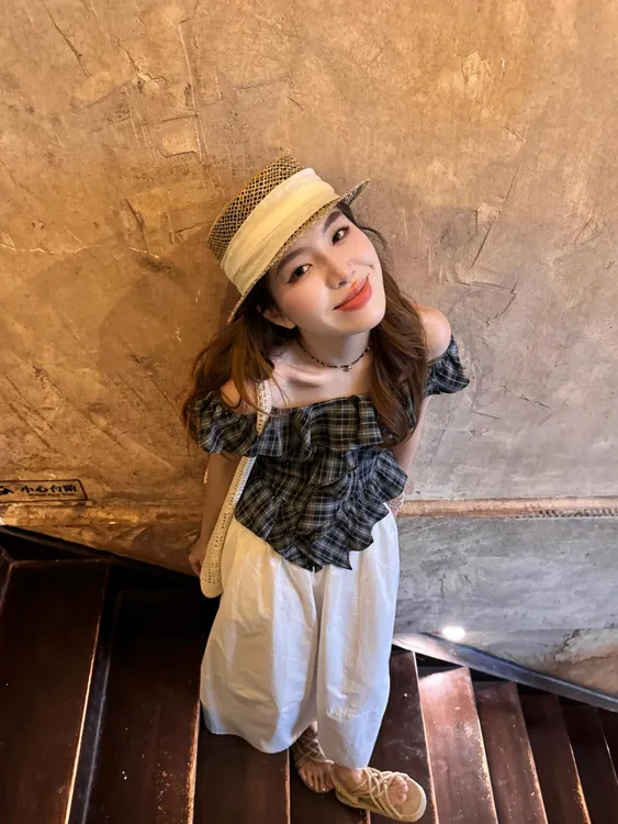 2025夏季新款韩系 黑白格纹吊带露木耳边小衫高腰阔腿裤两件套