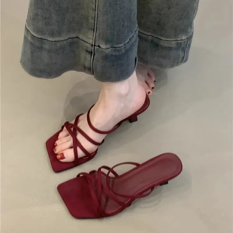 UHCK法式小众高跟凉鞋2025年夏季复古红色细带罗马时尚露趾细跟凉