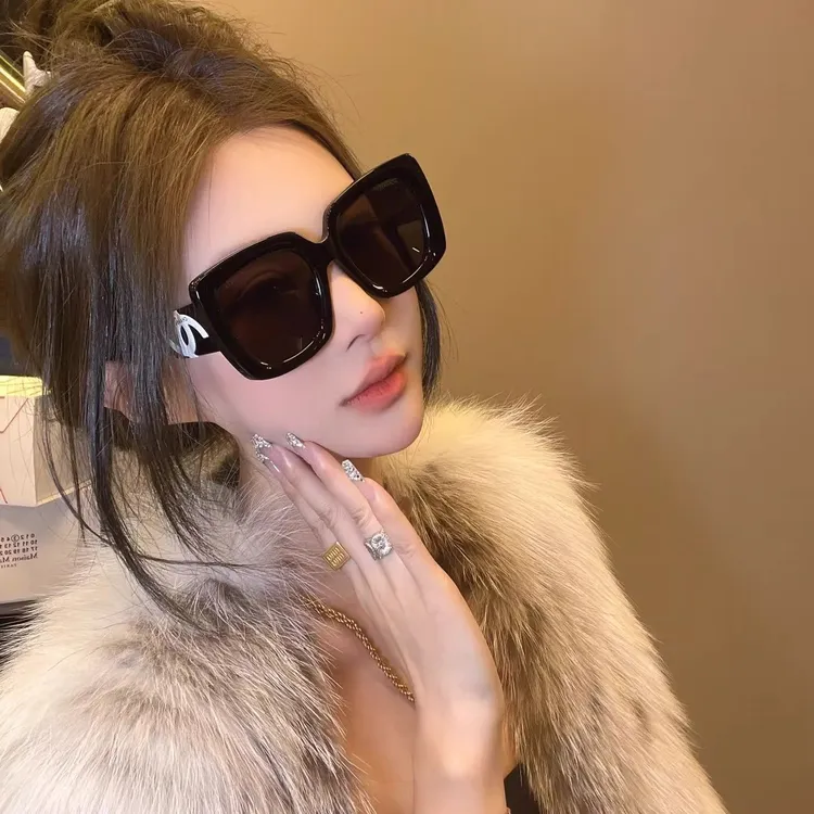 C家新款旅游驾车墨镜大框高级印花方框镜框太阳镜拍照女款偏光镜