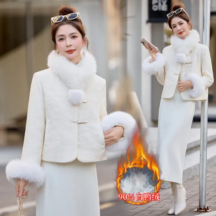 新中式国风狐狸毛羽绒服女2025年冬季新款轻奢高级感短款提花外套