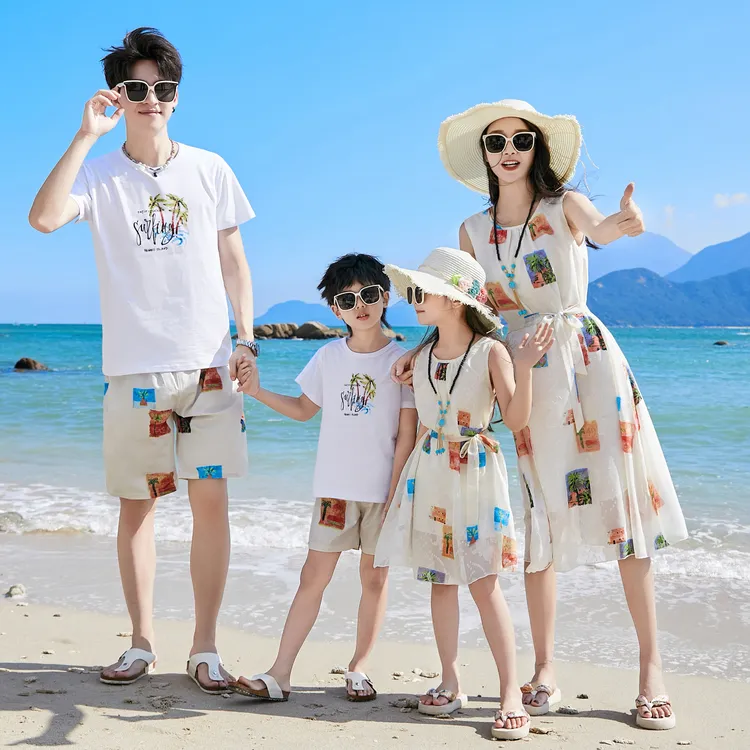 时尚亲子沙滩裙裙子亲子装夏季套装一家三口洋气沙滩情侣母女装