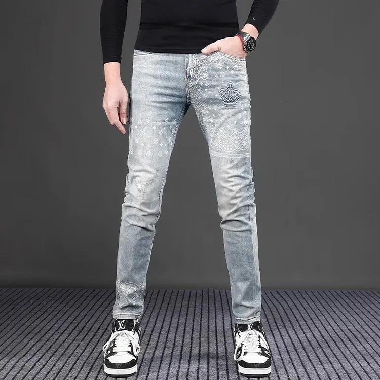 罗尔基那斯新款印花牛仔裤男士浅蓝色欧版修身小直筒长裤春夏薄款