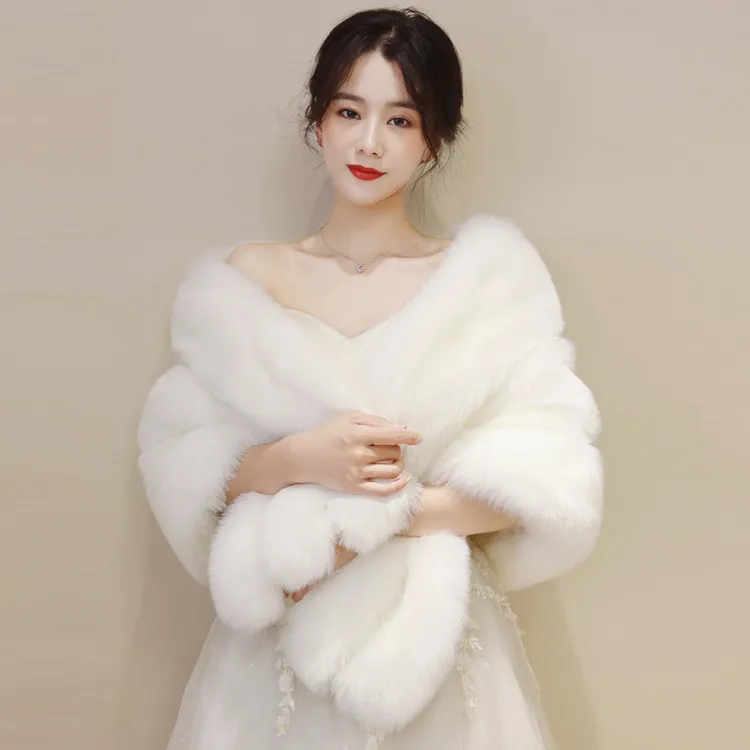 婚纱披肩冬季2025新款白色新娘结婚礼伴娘敬酒服旗袍外搭皮草斗篷