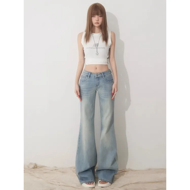 浅蓝色微喇叭牛仔裤女夏季新款水洗低腰修身阔腿显瘦百搭直筒裤子