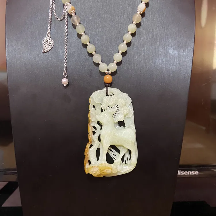 花玉精美小鹿挂件