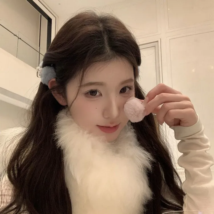 秋冬毛绒毛球发夹侧边刘海夹小抓夹创意小众创意发卡2025新款发饰