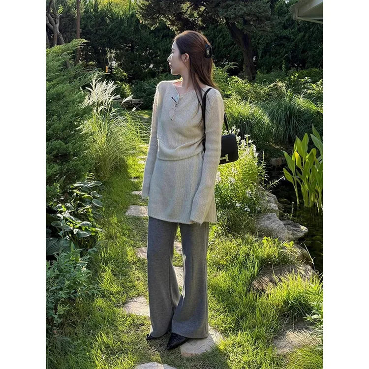 一整套ootd穿搭韩系早秋小香风白色针织衫屁帘叠穿灰色裤子套装女