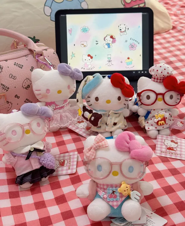 正版helloKitty挂件可爱玩偶毛绒钥匙扣挂饰diy生日礼物