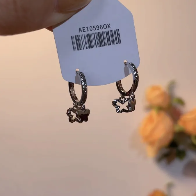 铜合金耳饰 银色小蝴蝶耳扣