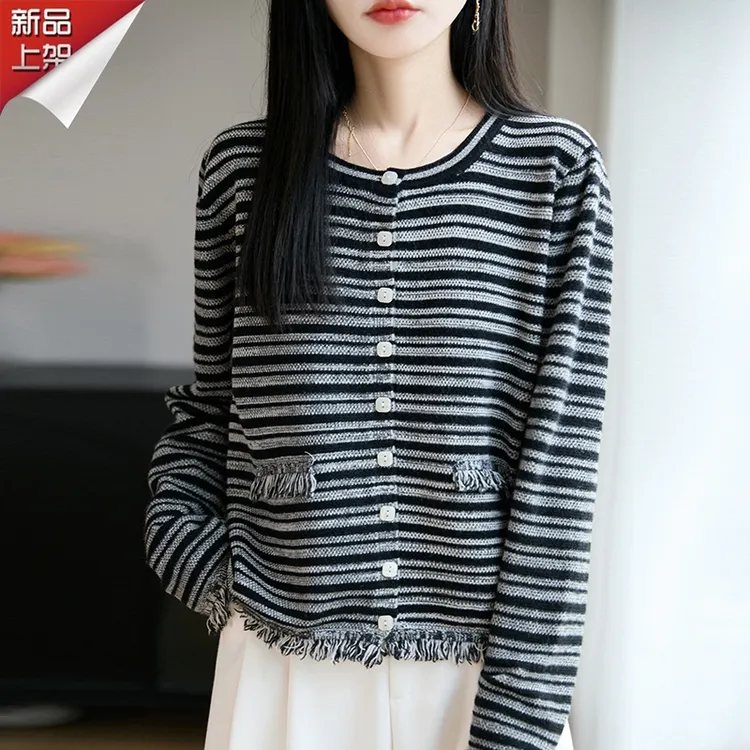 品牌2025秋冬季时尚新款毛针织衫女圆领条纹百搭气质长袖开衫上衣