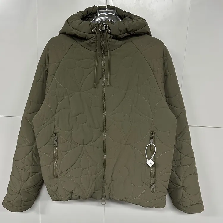 全新/LV 三花压纹满印棉服 44码 D14254